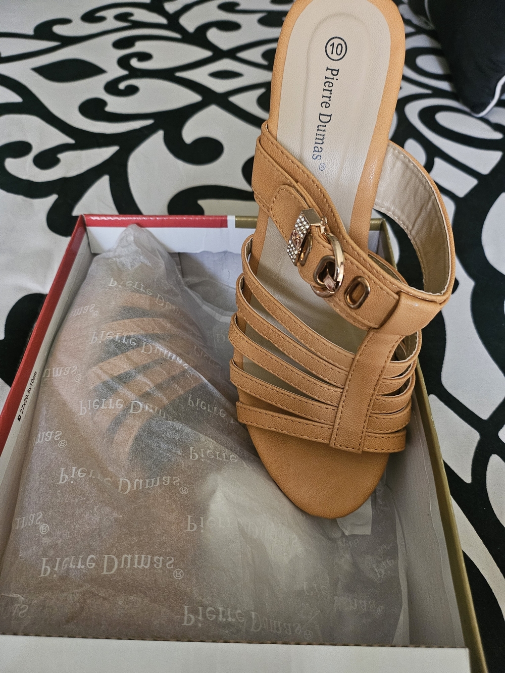 Pierre Dumas Tan Strappy Slide Mules with Buckle Accent Sz 10 NIB